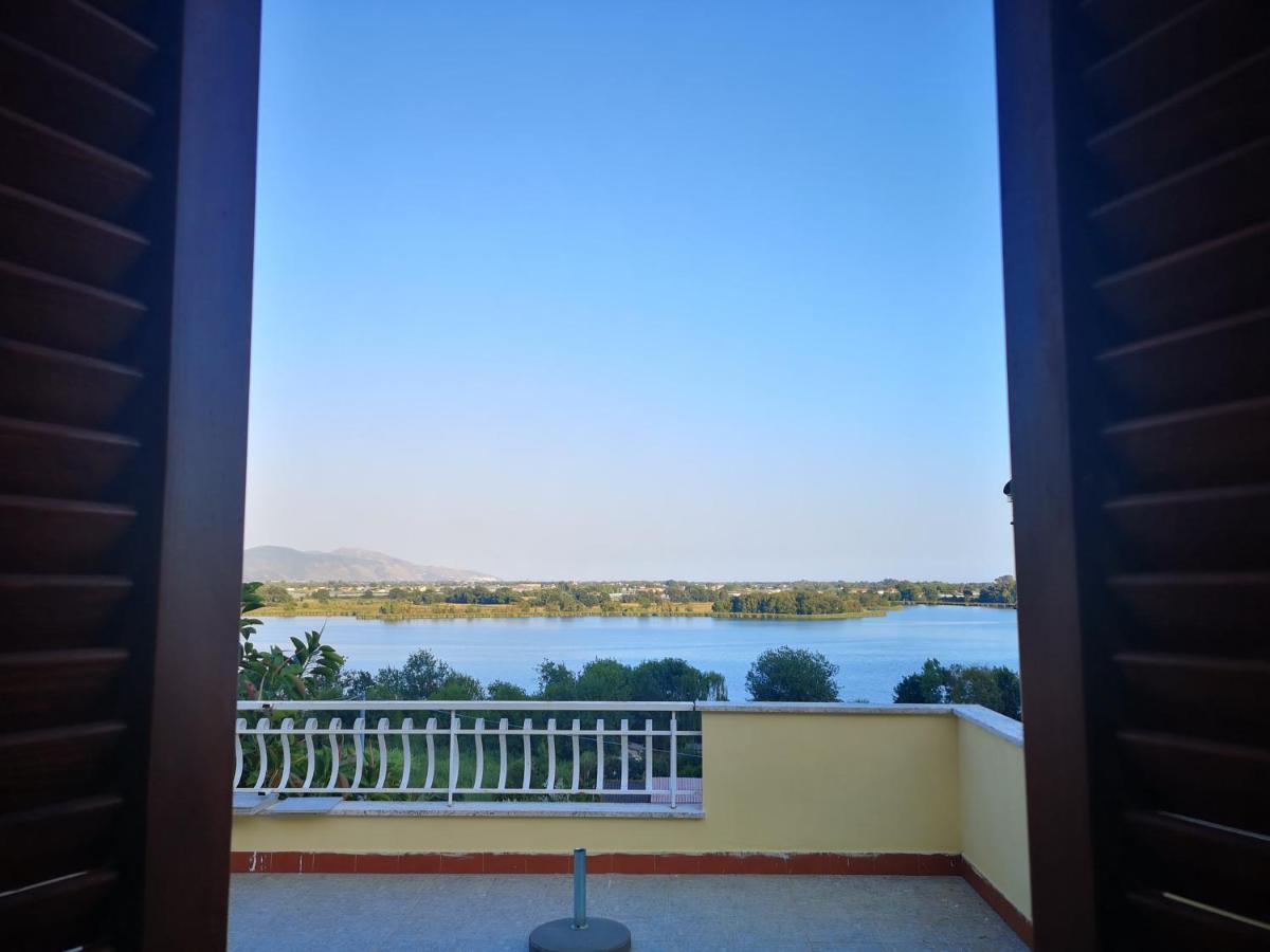 Sul Lago Dorato แตร์ราชินา ภายนอก รูปภาพ
