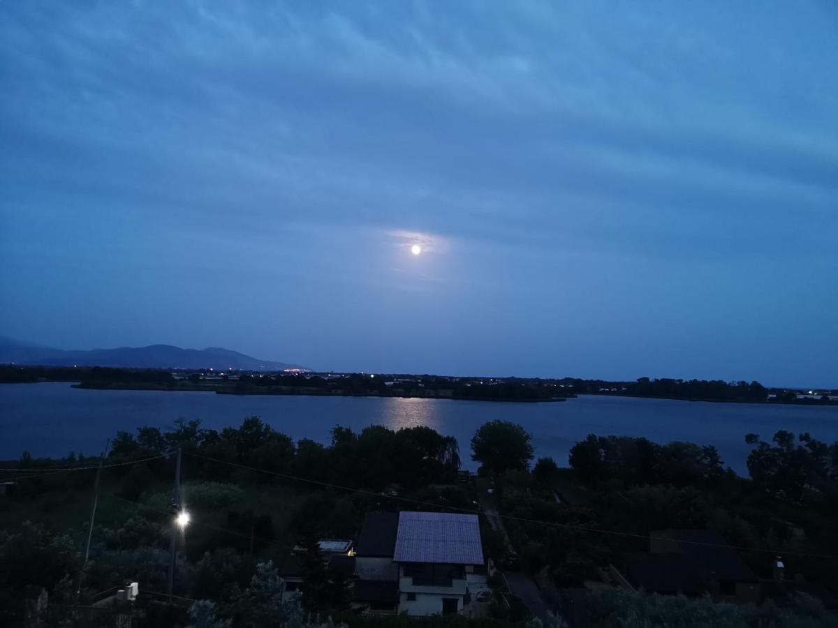 Sul Lago Dorato แตร์ราชินา ภายนอก รูปภาพ