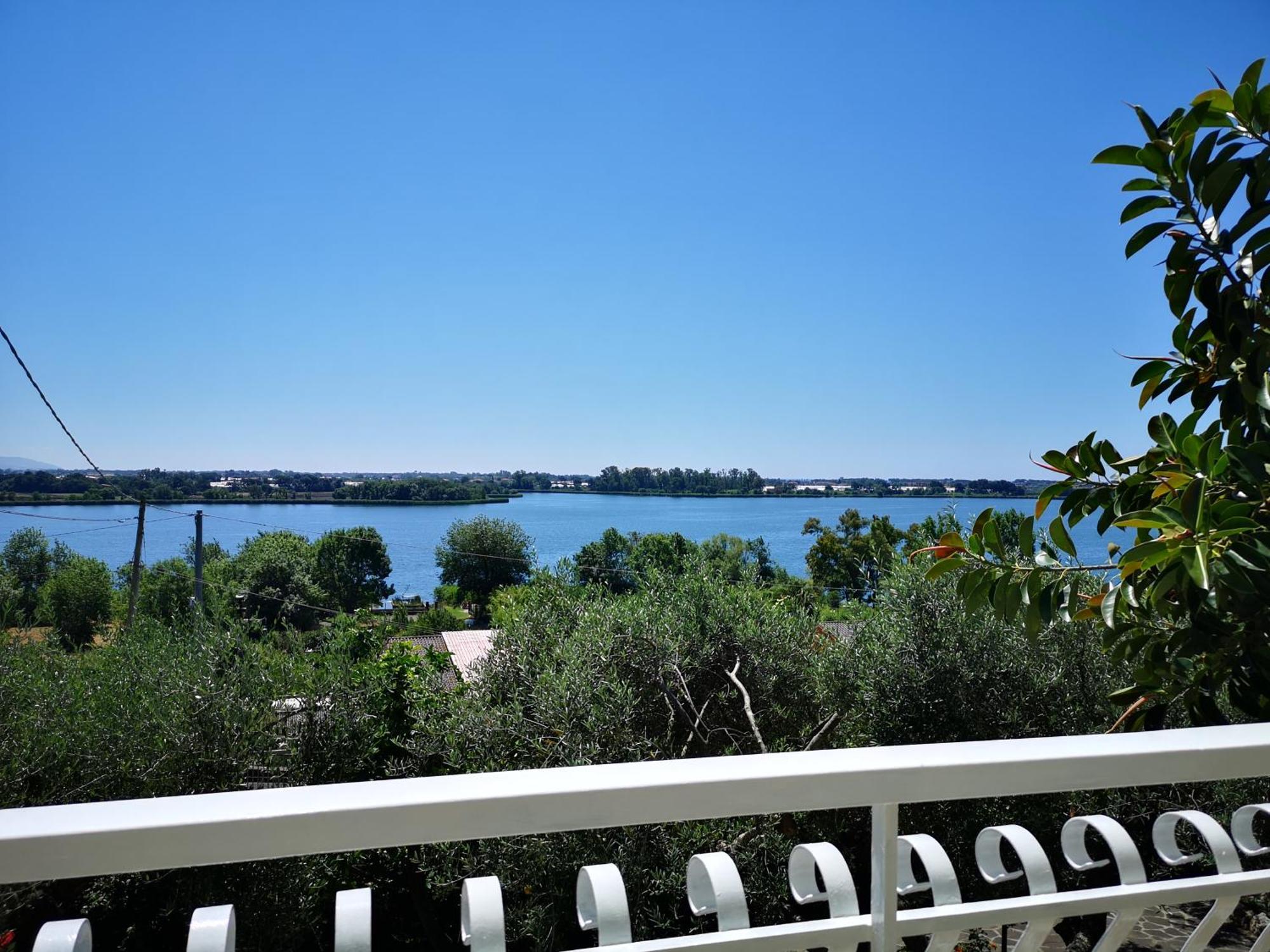 Sul Lago Dorato แตร์ราชินา ห้อง รูปภาพ